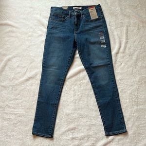 NWT, 10 Short Levi's Women's 311 Shaping Skinny Jeans.
